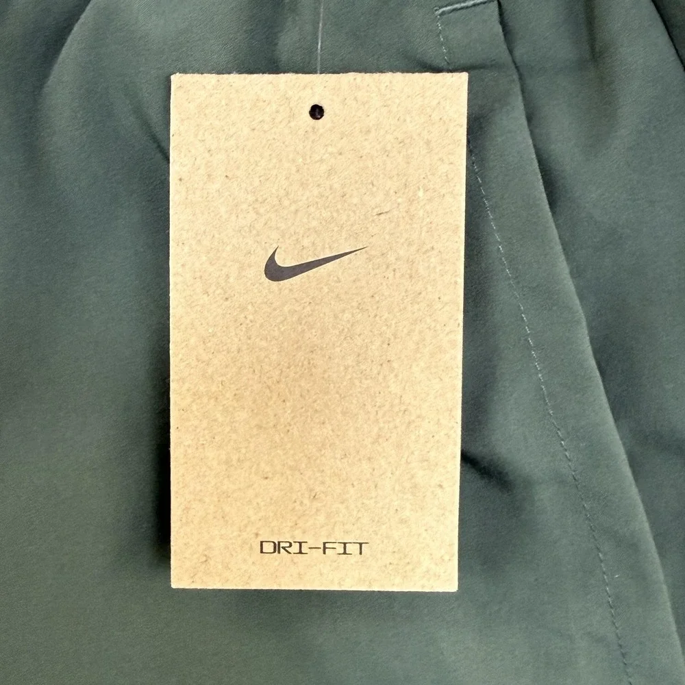 NEW‎ Nike Challenger Shorts Mens 2XL Green Dri-FIT 5